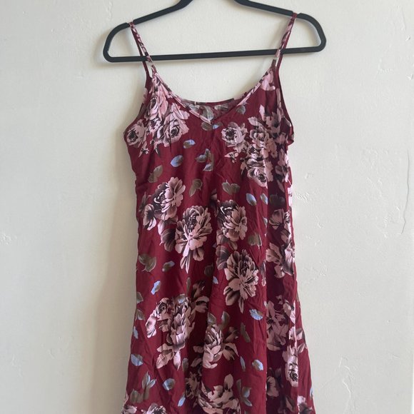 Size Medium * MS Basic Red Floral Dress - Picture 6 of 6